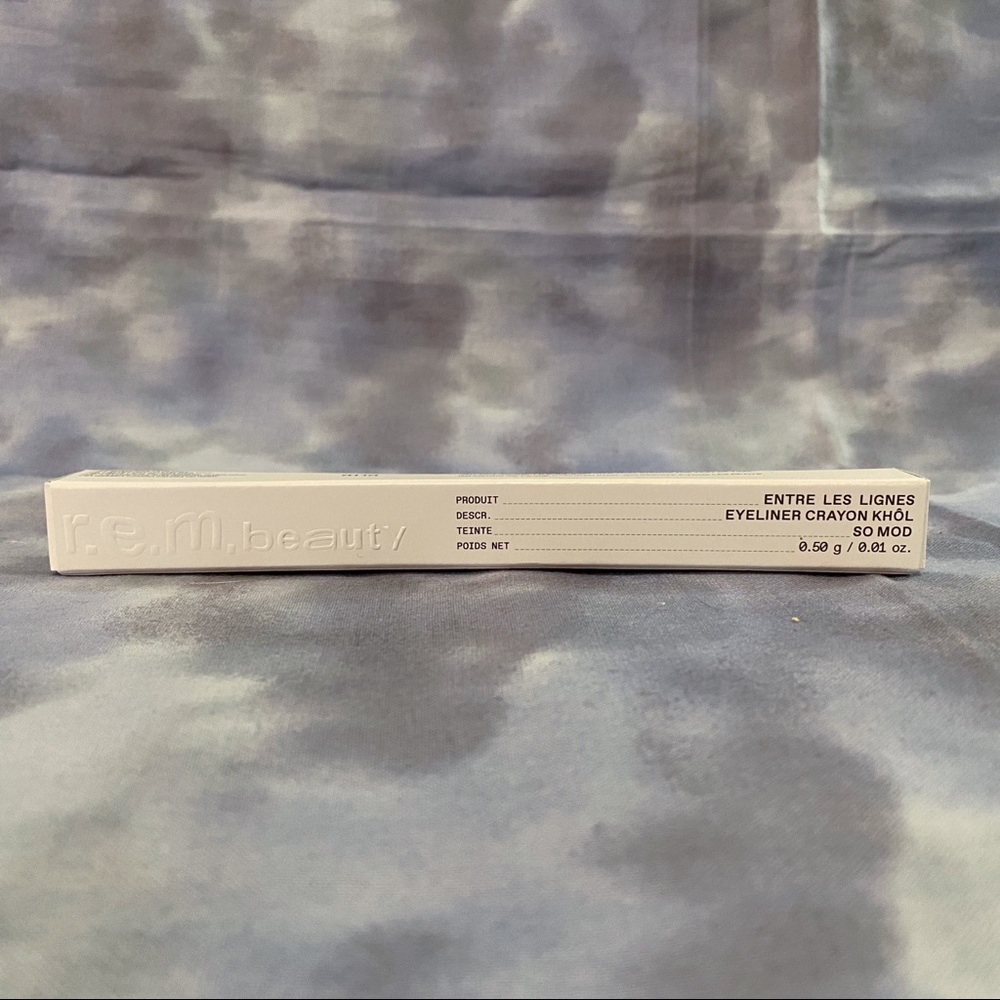 R.E.M. BEAUTY ariana grande at the borderline kohl eyeliner pencil